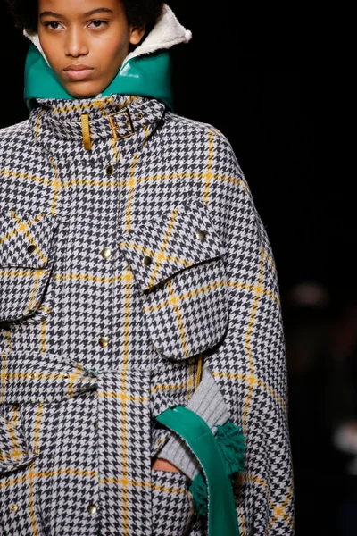 Look 24